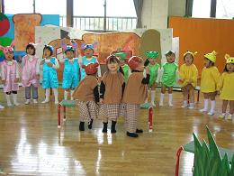 おおきなかぶ 劇 衣装 桃太郎 劇あそび 衣装 仕方 スイミー劇衣装